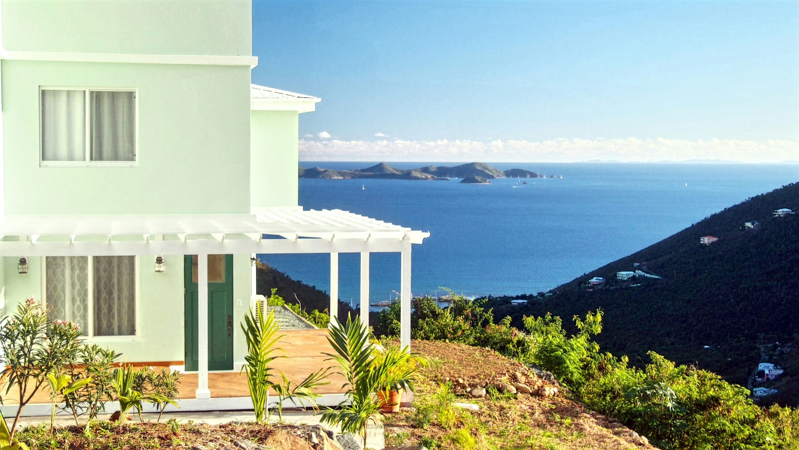 Infographic showing statistics of vacation home burglaries