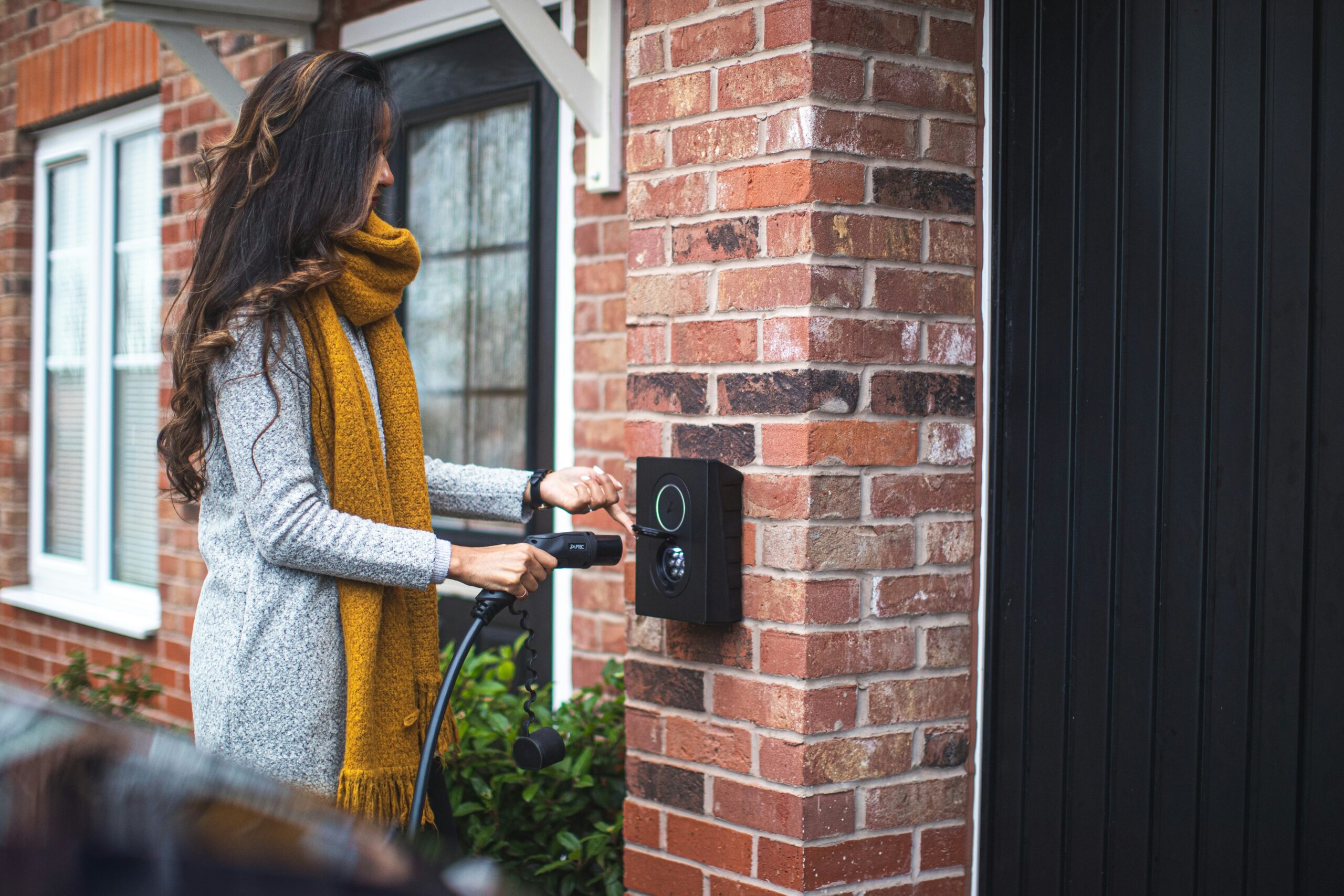Infographic showing burglary rates reduced by active alarm systems