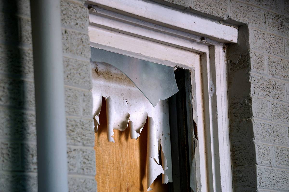 Infographic showing top tips for optimizing burglary insurance coverage