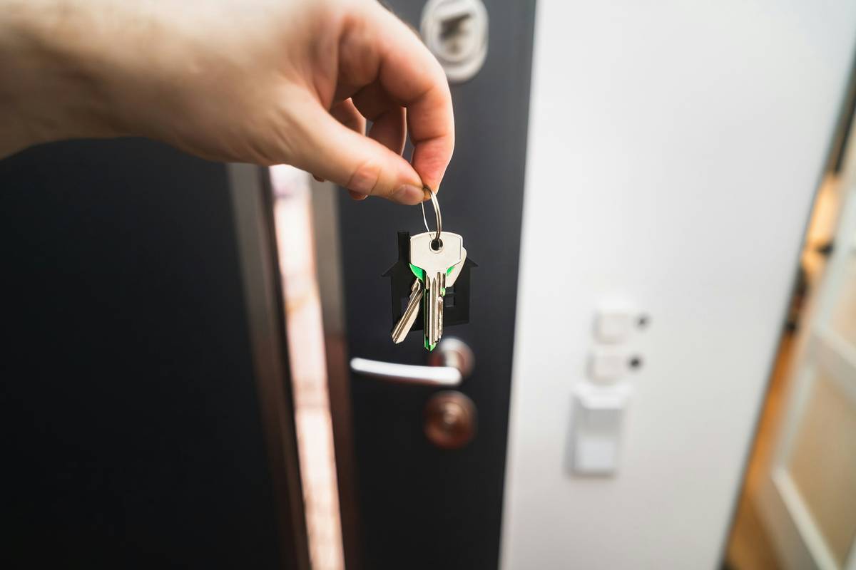 Comparison table of popular smart security systems and their features
