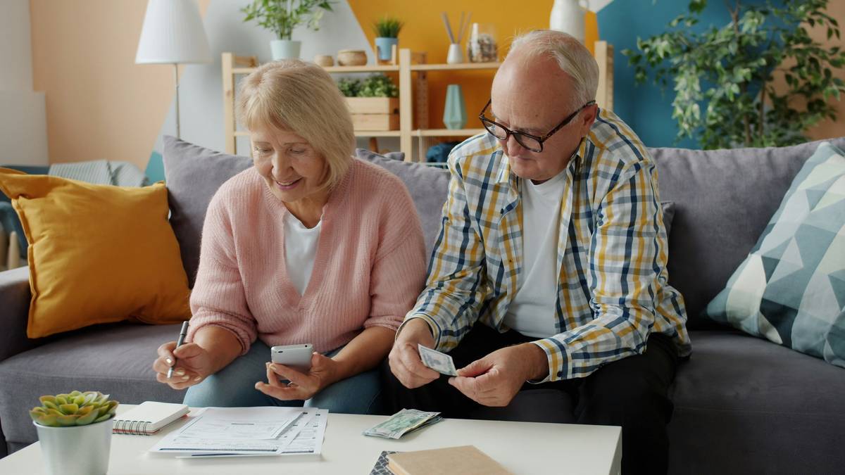 Checklist for reviewing burglary insurance policies