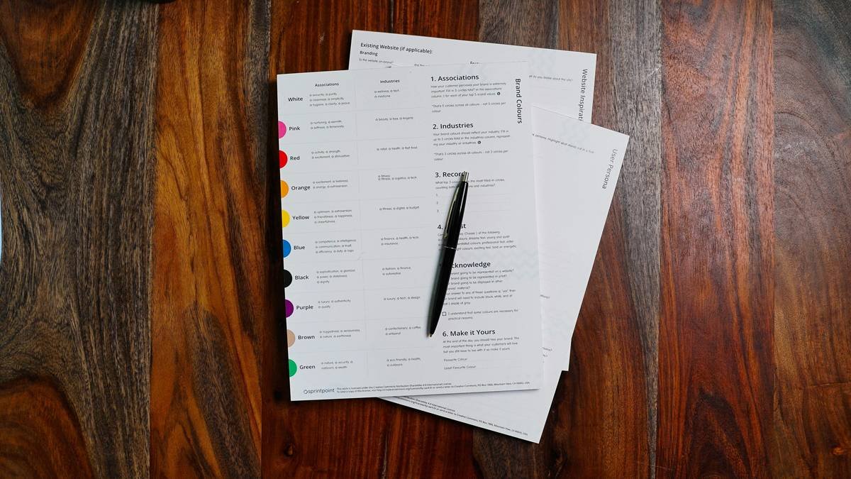Infographic showing typical stages in the insurance claim timeline for burglary cases.