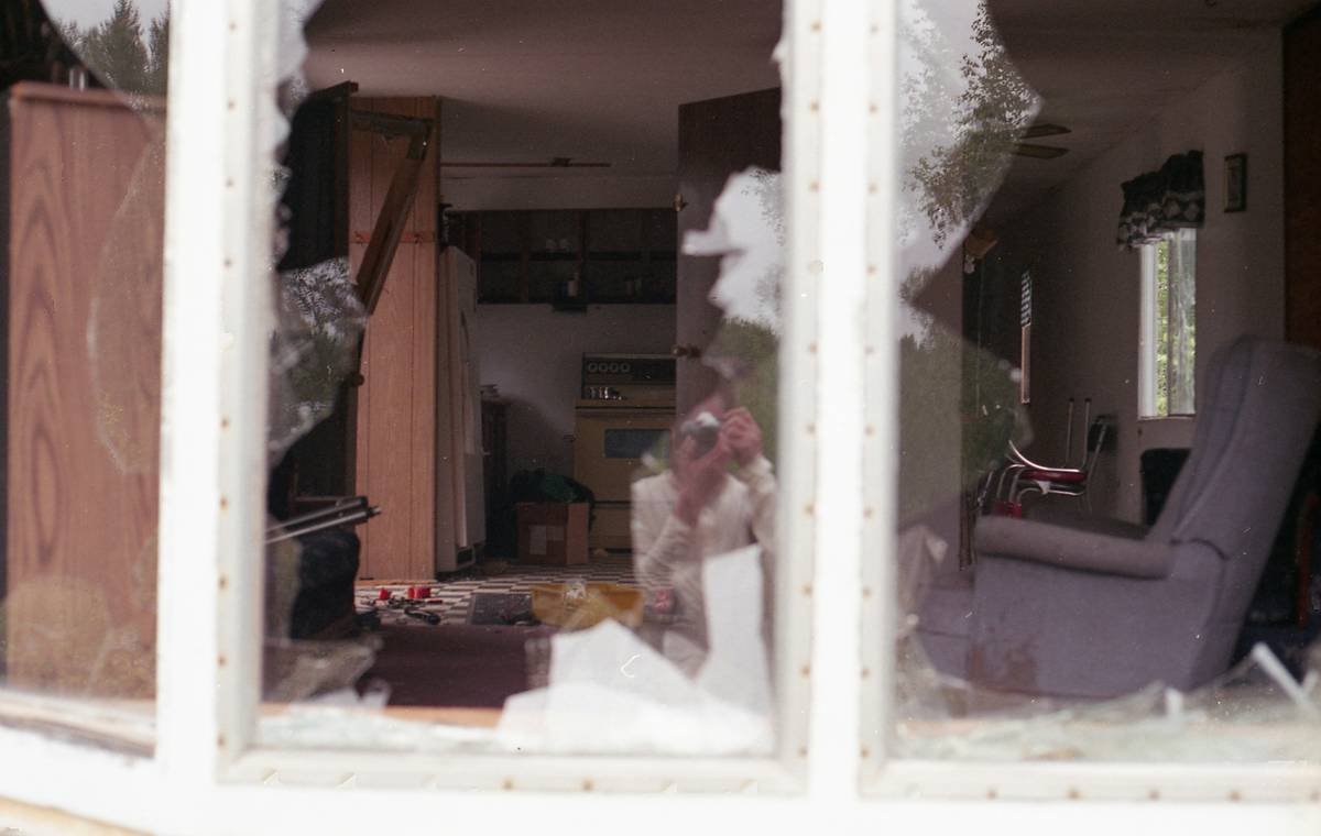 Pie chart showing top reasons for burglary insurance claim denials: 34% lack of police report, 28% insufficient documentation, 20% no proof of forced entry, 18% policy exclusions