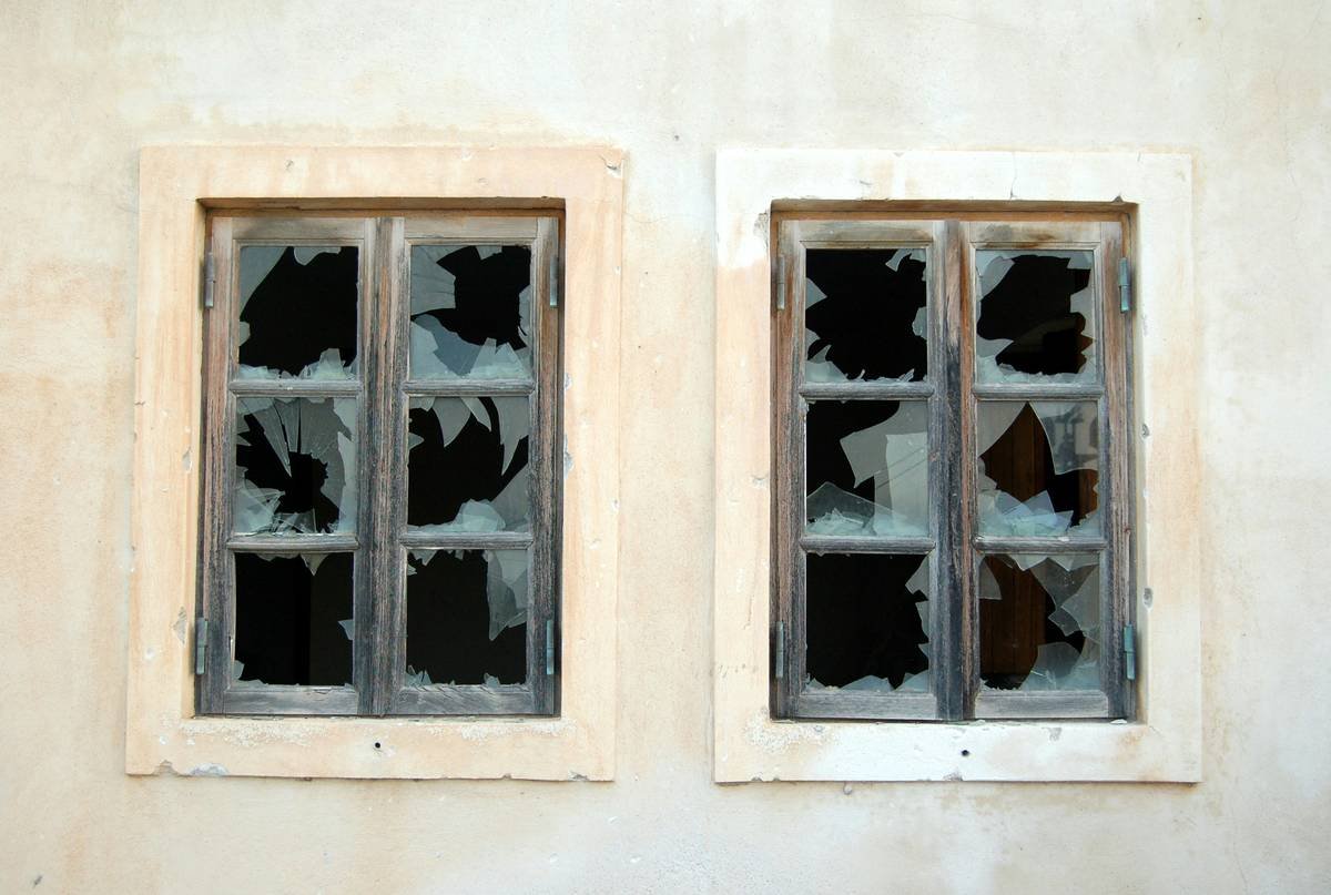 Does Home Insurance Cover Burglary? What You *Actually* Need to Know (Before It’s Too Late)