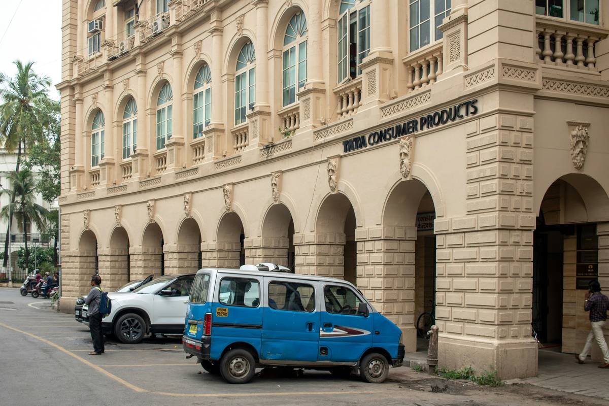 Horniman Circle is a historic urban precinct in Fort, South Mumbai, known for its circular layout and uniform neoclassical architecture. Completed in the mid-1800s during British rule, the circle is encircled by heritage buildings that house institutions such as the Reserve Bank of India, the Asiatic Society Library, and several nationalized banks. These structures feature arched windows, colonnades, and high ceilings, reflecting Greco-Roman design influences.